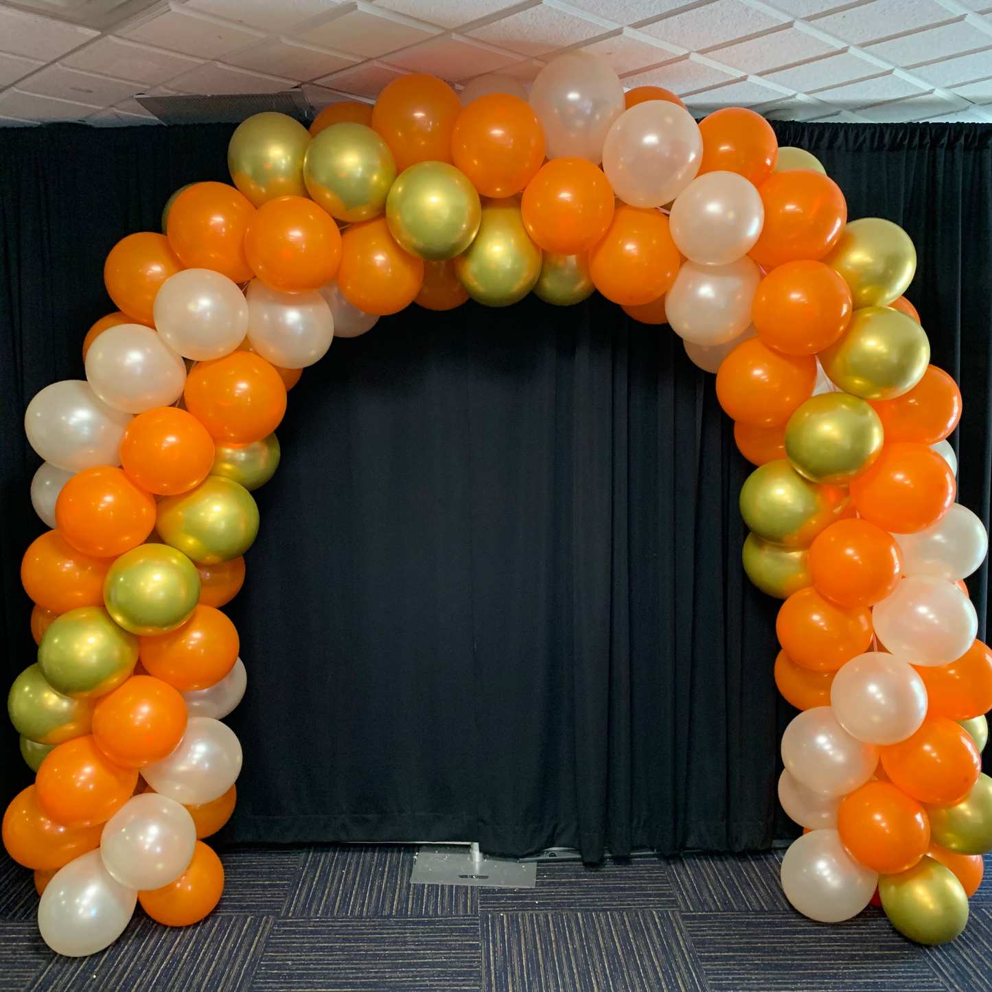 KUSTOM BALLOON ARCHES